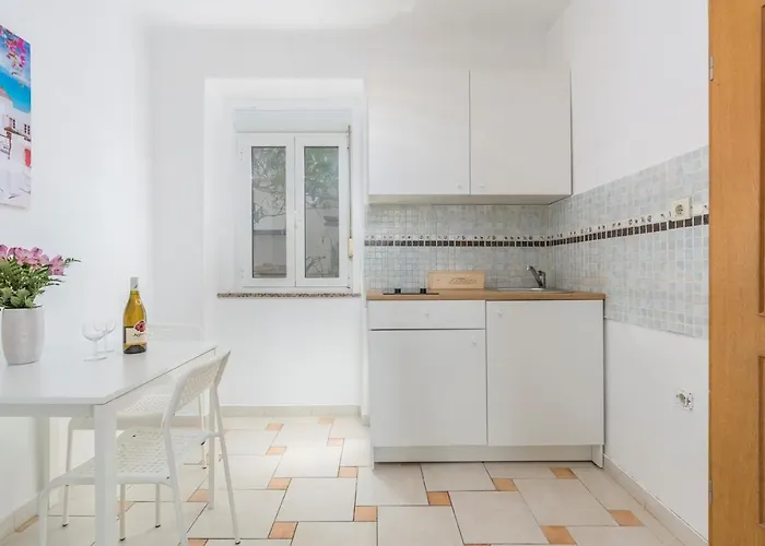 Tea With Sea View Apartament *